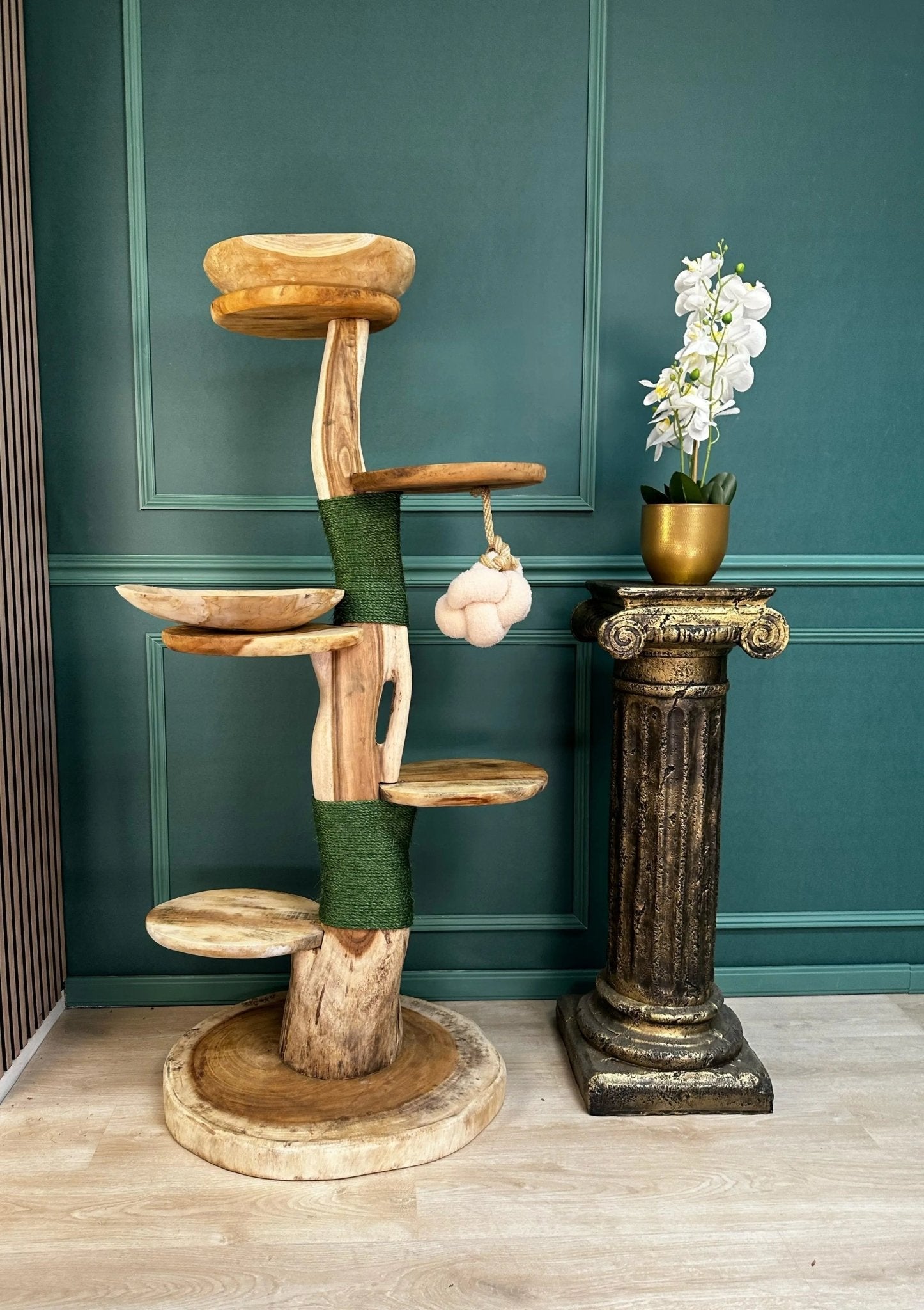 Complete Suar Houten Krabpaal met Groen Krabtouw, Schalen & Speeltje – 155 cm Hoog | Handgemaakt - TropiCasa.nl