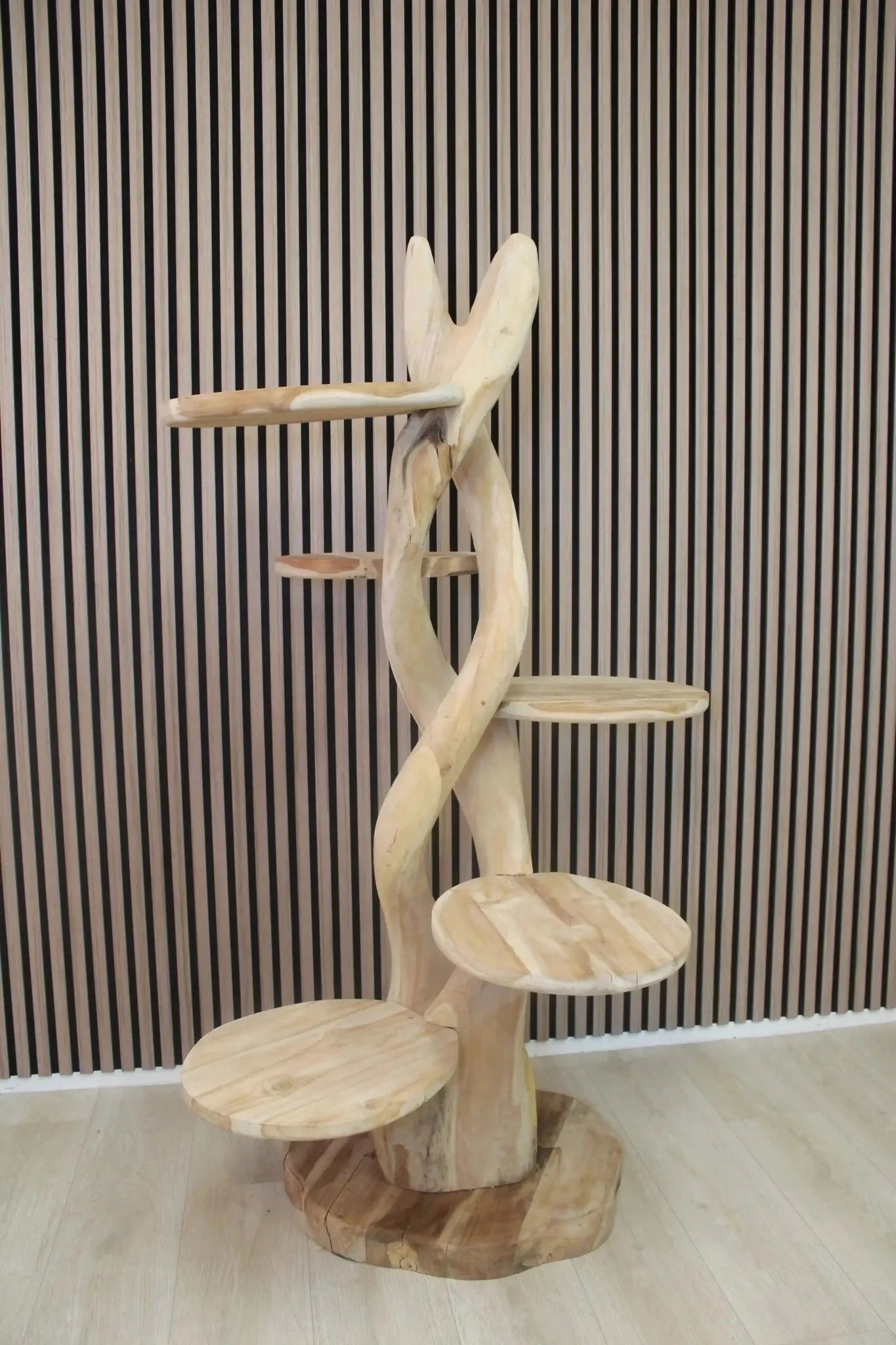Teak Houten Gedraaide Krabpaal | 155cm Hoog | Handgemaakt - TropiCasa.nl